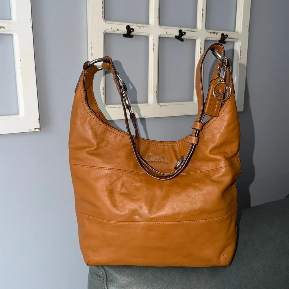 Coach Vintage F17116 Tan Leather Messenger /Hobo Bag 🎀🎀🎀